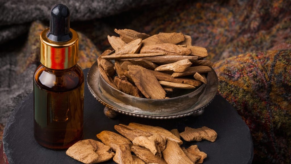 Agarwood oil (First Grade)